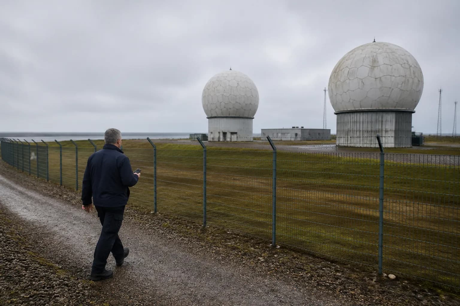 Forsvarsministerens årlige redegørelse for 2005 sætter fokus på efterretningstjenestens internationale samarbejde.